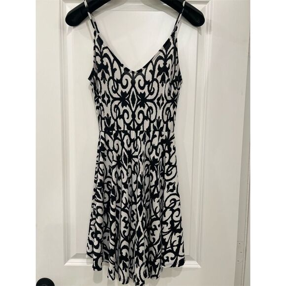 Olive tree Women's Black Geometric damask Sleeveless Mini Dress V-Neck Casual - Picture 1 of 6
